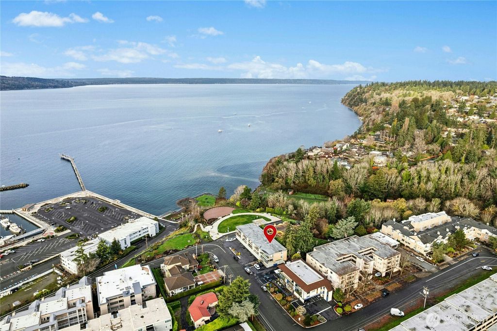 Photo of 506 S 222nd Street #1, Des Moines, WA 98198 (MLS # 2458209)