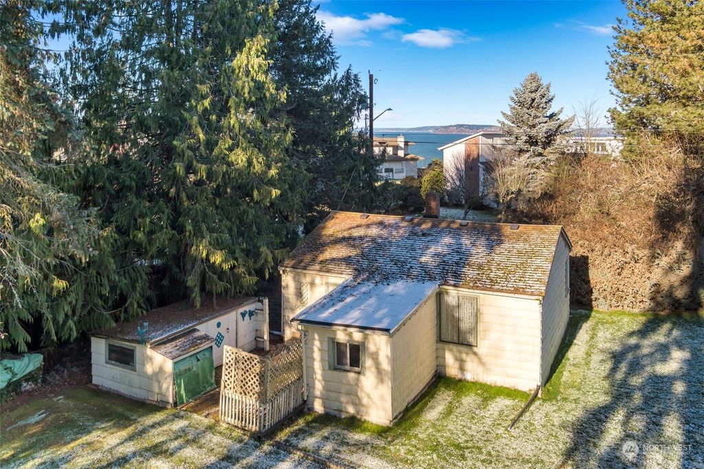 Photo of 3114 Shore Avenue, Everett, WA 98203 (MLS # 2191575)