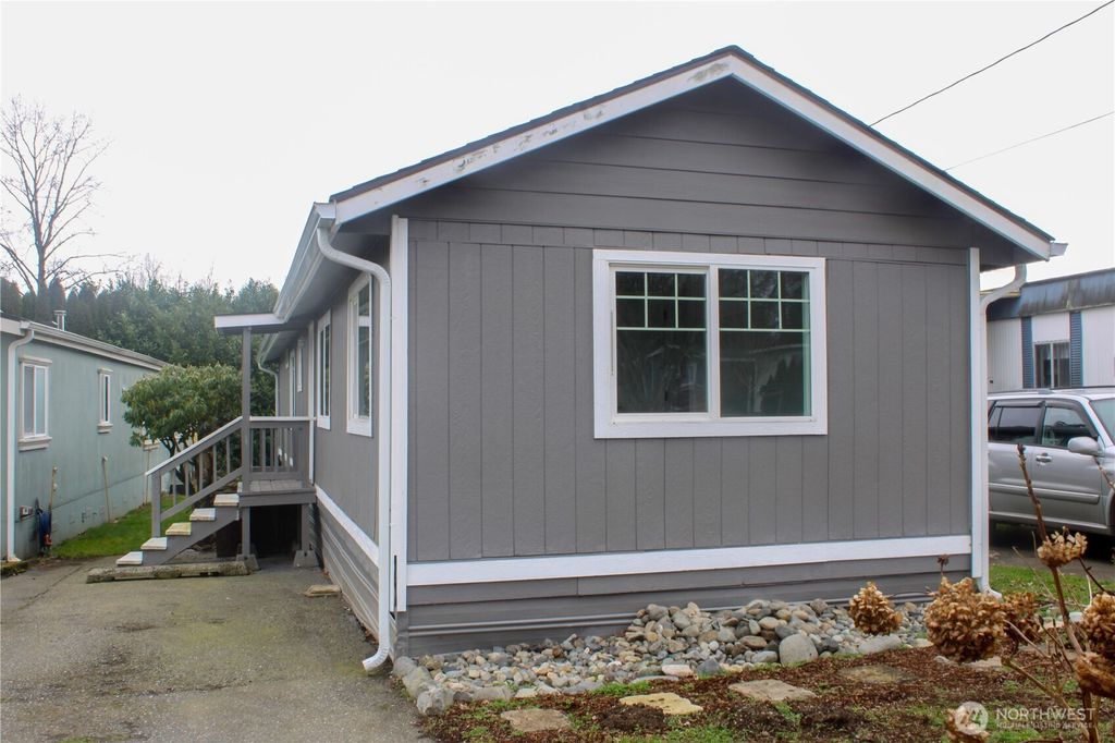 Photo of 8730 206 Street SE #18, Snohomish, WA 98296 (MLS # 2306296)