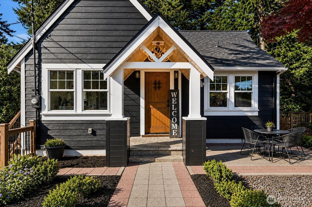 Photo of 24305 90th Avenue W, Edmonds, WA 98026 (MLS # 2516555)