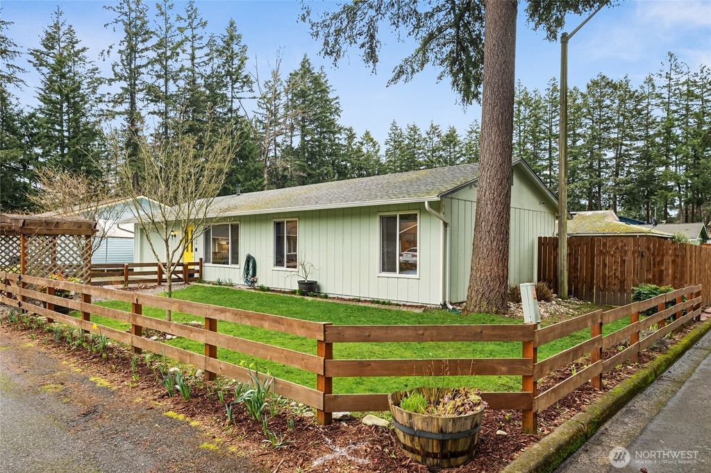 Photo of 19466 SE 266TH Street, Covington, WA 98042 (MLS # 2340245)