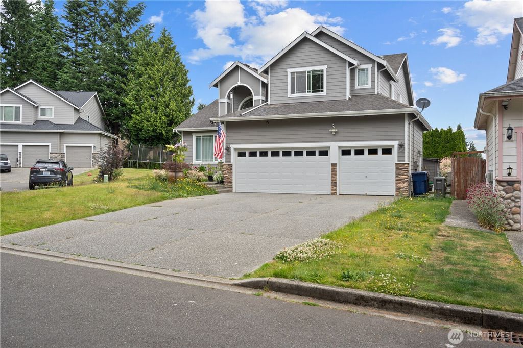 Photo of 709 142nd Pl Pl SW, Lynnwood, WA 98087 (MLS # 2398525)