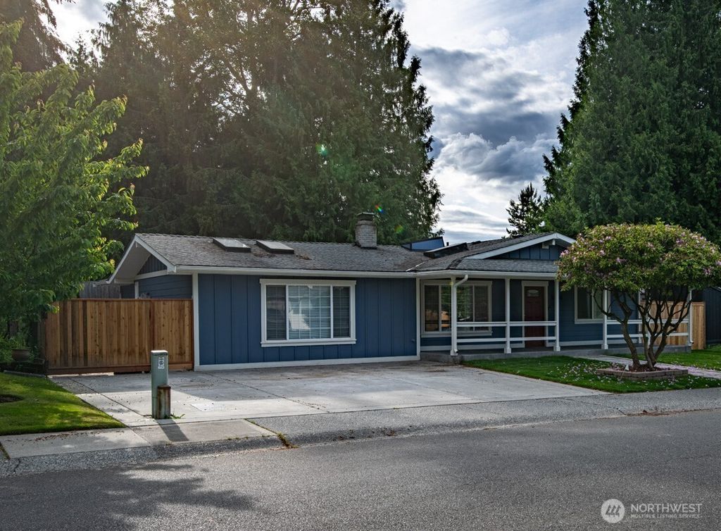 Photo of 13716 59th Avenue SE, Everett, WA 98208 (MLS # 2536232)