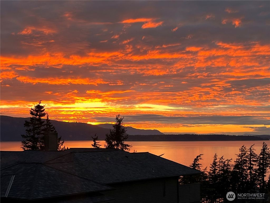 Photo of 414 S Clarkwood Drive, Bellingham, WA 98225 (MLS # 2466979)