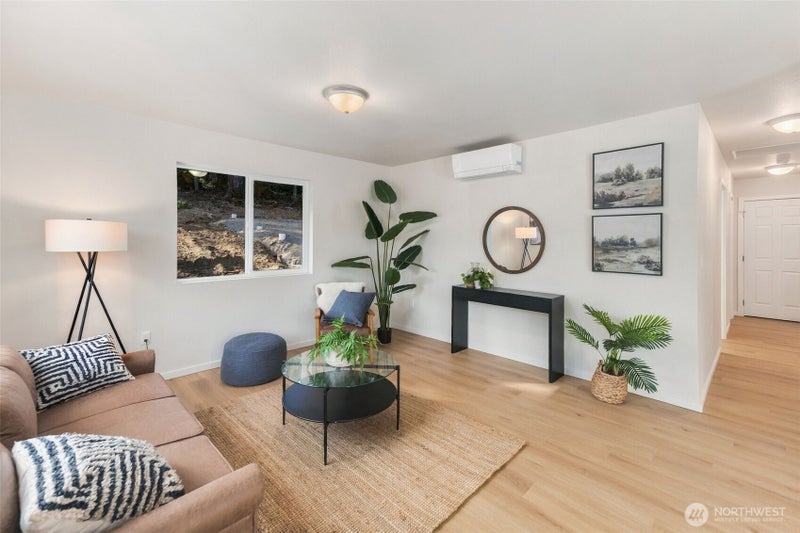 2389 Viking Street W
