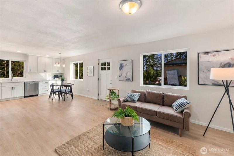 2389 Viking Street W