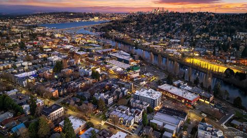 Photo of 105 NW 39th Street #D, Seattle, WA 98107 (MLS # 2485127)