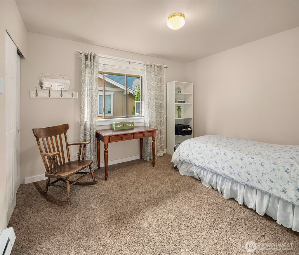 listing image 9367393122144376230