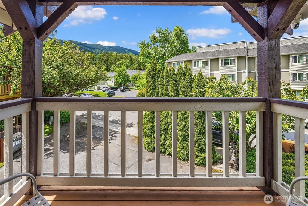 listing image 9366438873561860499