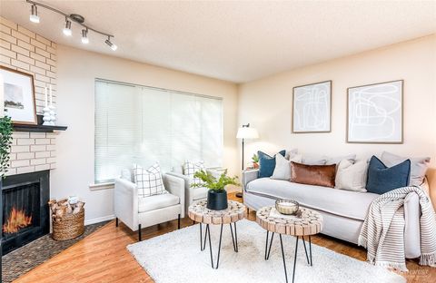 1740 NE 86th Street Unit 106, Seattle, WA 98115 - MLS#: 2352821