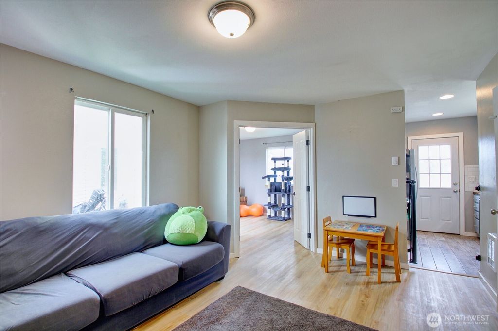 Photo of 1812 N 30th Street, Mount Vernon, WA 98273 (MLS # 2496209)