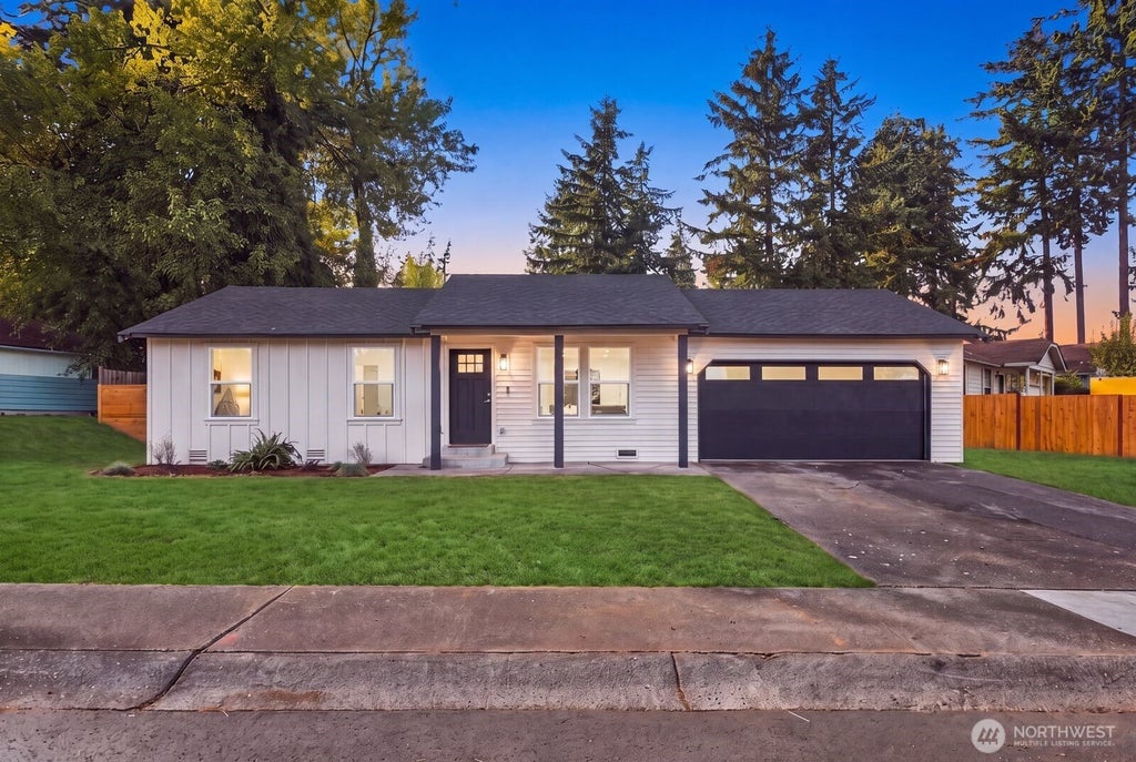 Photo of 30205 29th Avenue S, Federal Way, WA 98003 (MLS # 2590149)
