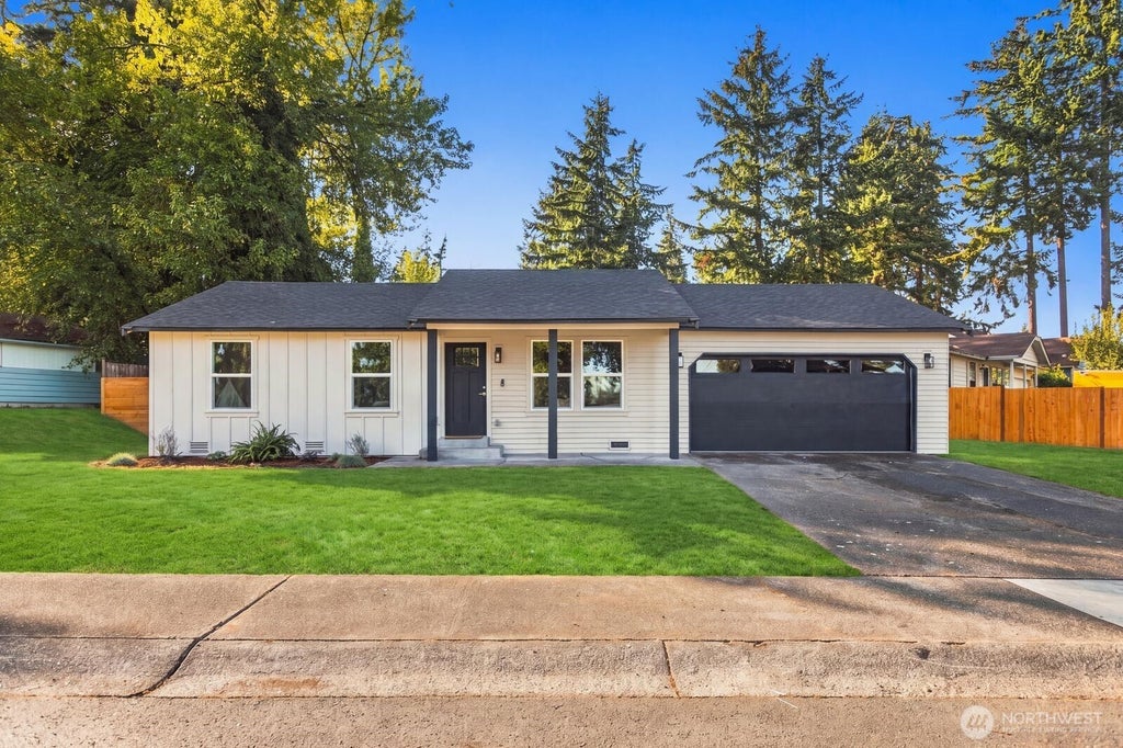Photo of 30205 29th Avenue S, Federal Way, WA 98003 (MLS # 2590149)