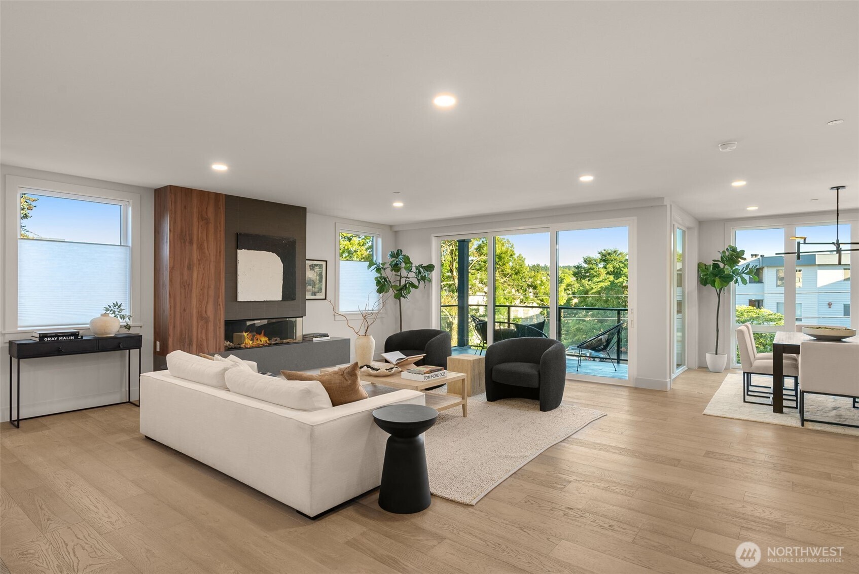 238 4th Avenue 100