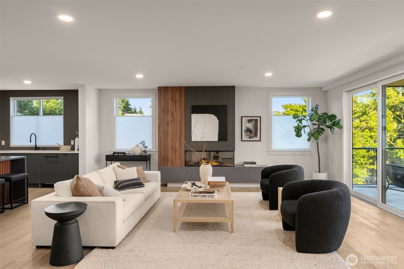 238 4th Avenue 100