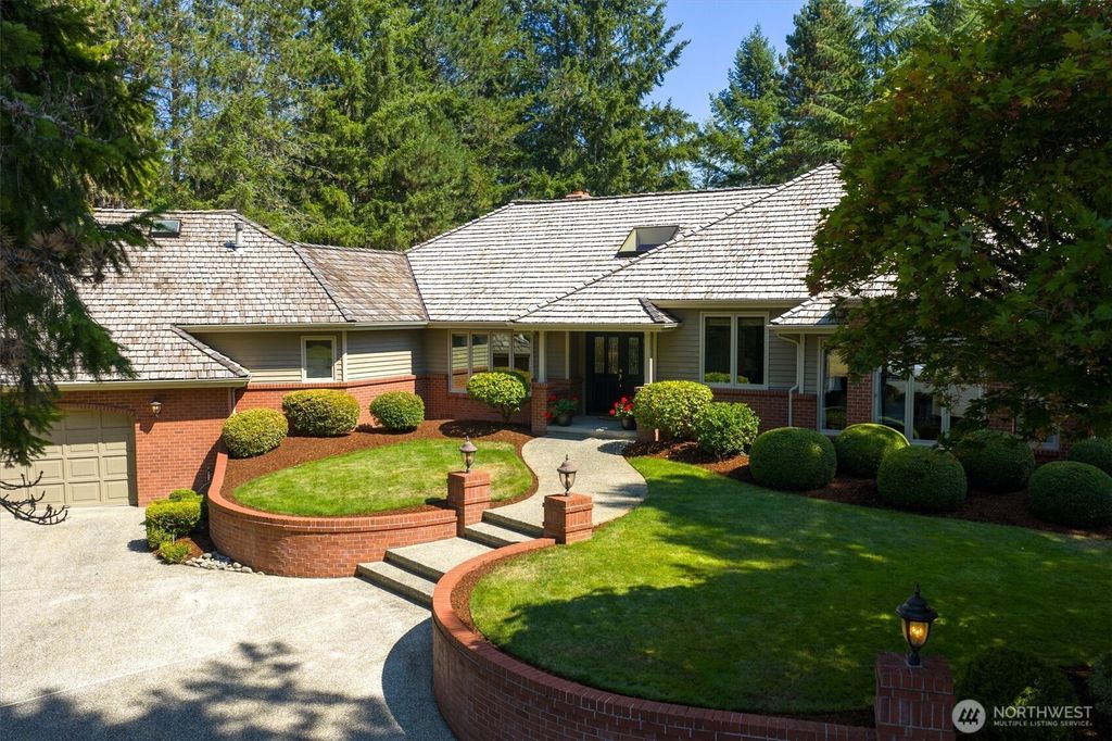Photo of 17434 NE 129th Street, Redmond, WA 98052 (MLS # 2413441)