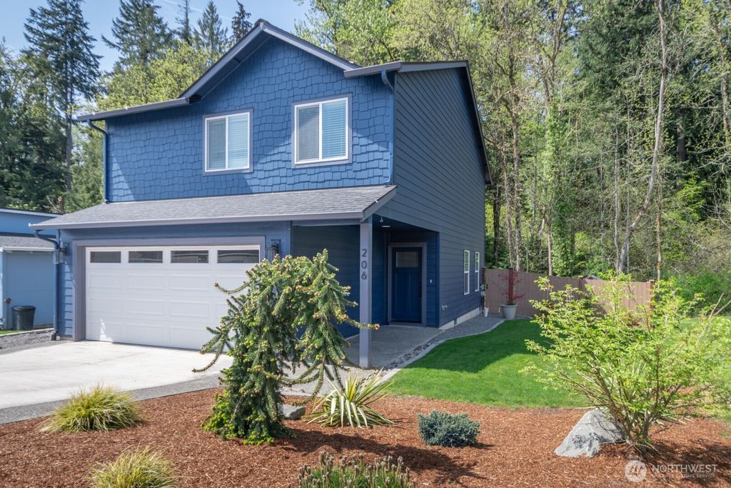 Photo of 206 Oak Street, Winlock, WA 98596 (MLS # 2521898)
