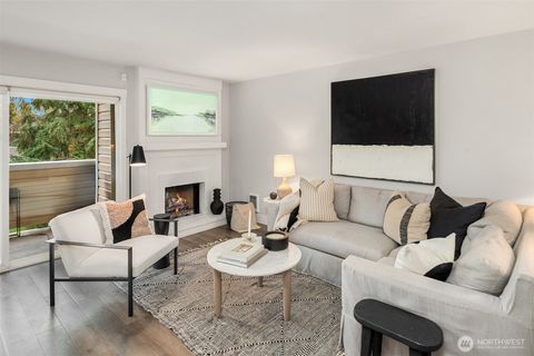 Photo of 12435 NE 131st Court #D202, Kirkland, WA 98034 (MLS # 2452592)