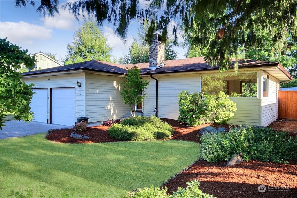 Photo of 13219 SE 261st Street, Kent, WA 98042 (MLS # 2146620)