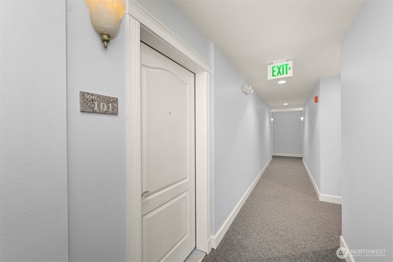 251 W Bakerview Road 101