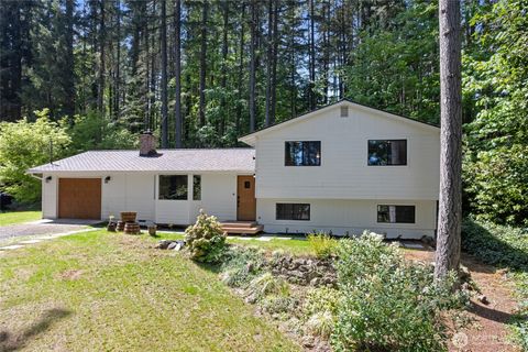 Photo of 7605 Artondale Drive NW, Gig Harbor, WA 98335 (MLS # 2518569)
