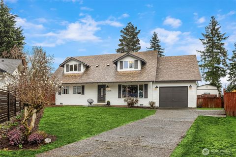 Photo of 12905 SE 158th Place, Renton, WA 98058 (MLS # 2494770)