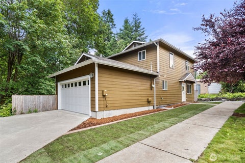 Photo of 304 N 5th Avenue SW, Tumwater, WA 98512 (MLS # 2537277)