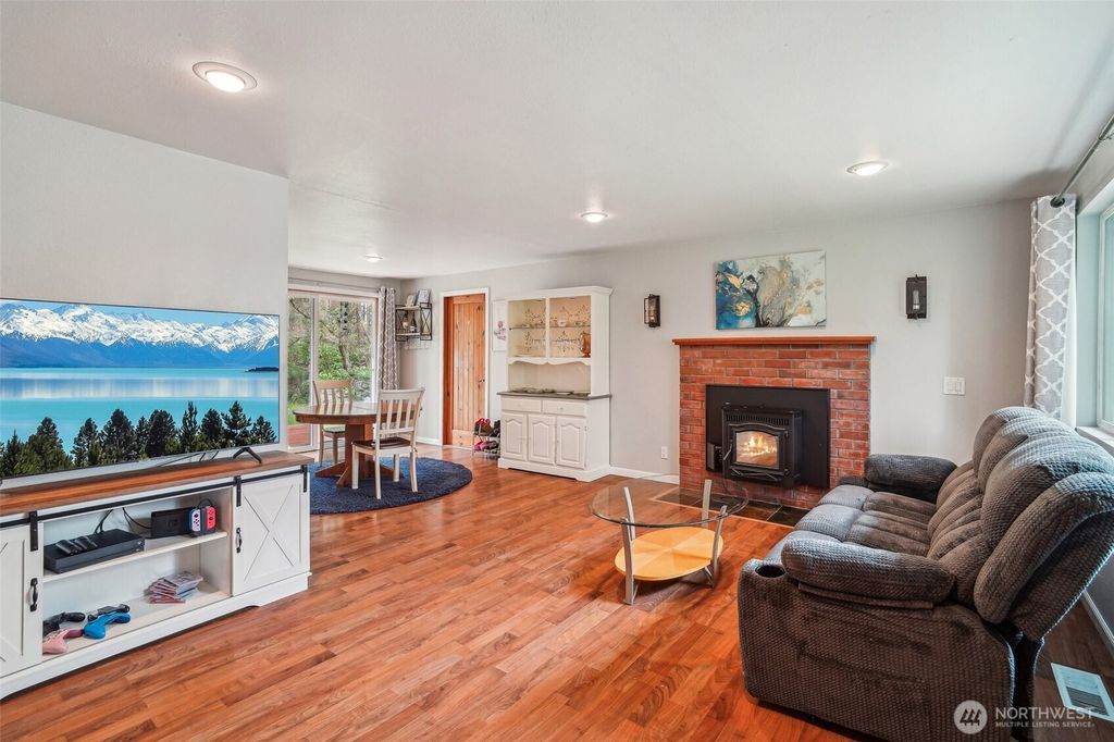 Photo of 803 94th Avenue SE, Lake Stevens, WA 98258 (MLS # 2345422)