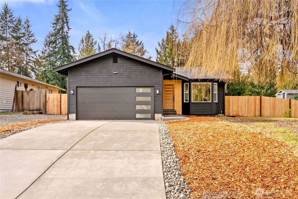 Photo of 15618 88th Avenue E, Puyallup, WA 98375 (MLS # 2480955)