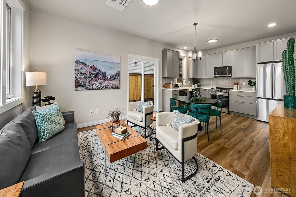 Photo of 706 N 107th Street, Seattle, WA 98133 (MLS # 2365325)