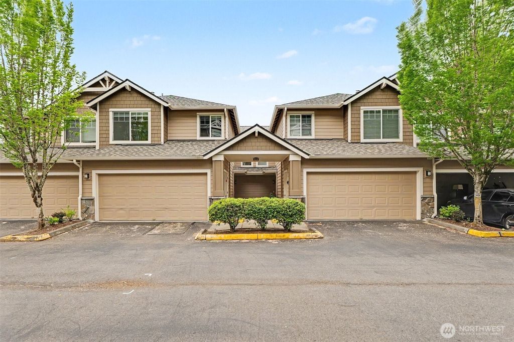 Photo of 3500 E Lake Sammamish Parkway SE #2-103, Sammamish, WA 98075 (MLS # 2524740)