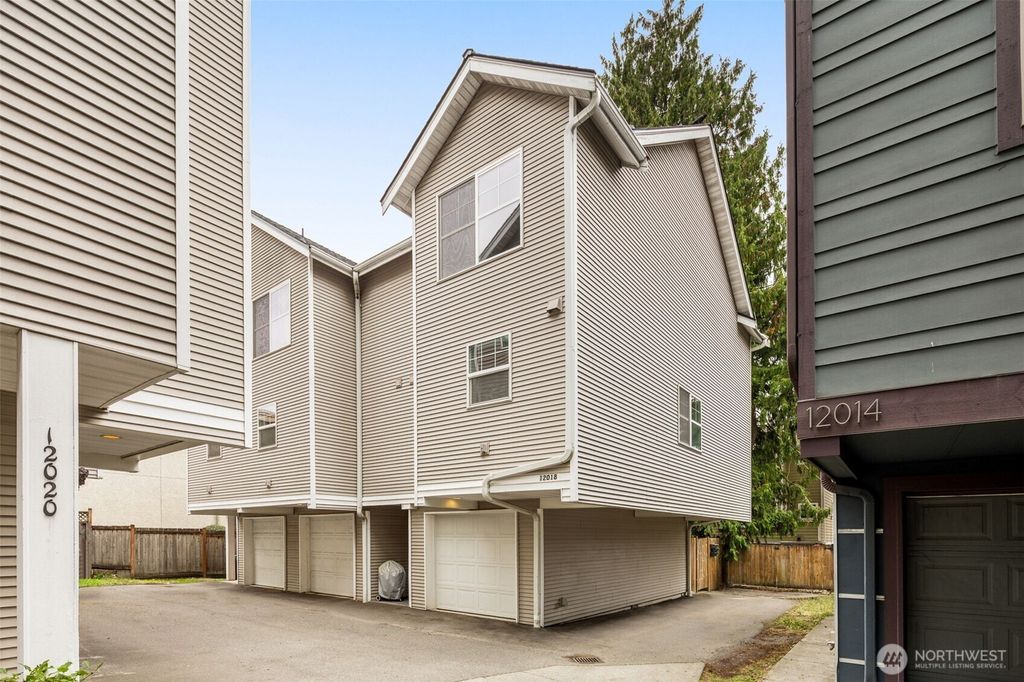 Photo of 12018 31st Avenue NE, Seattle, WA 98125 (MLS # 2439167)