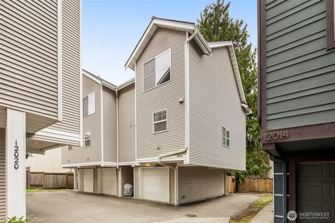 Photo of 12018 31st Avenue NE, Seattle, WA 98125 (MLS # 2439167)