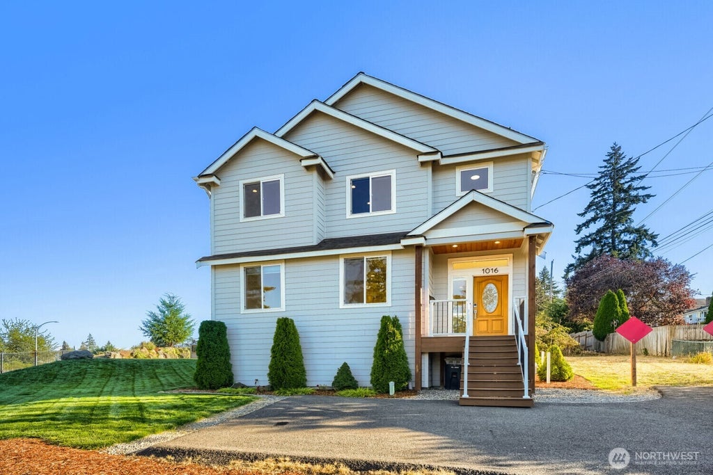 Photo of 1016 E 40th Street, Tacoma, WA 98404 (MLS # 2584187)