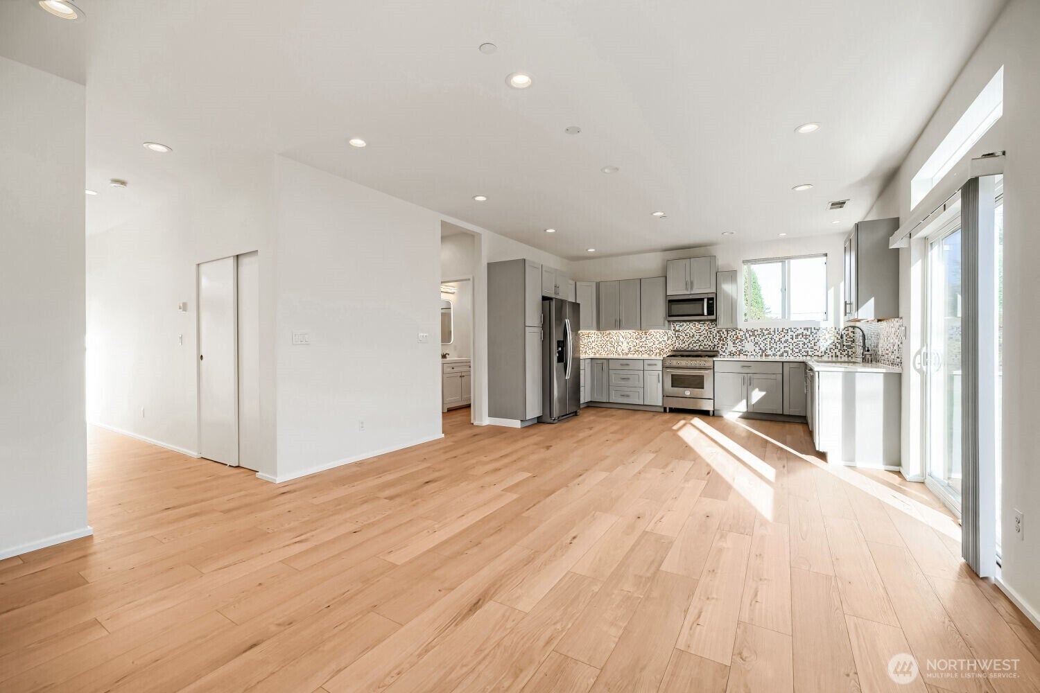 1016 E 40th Street