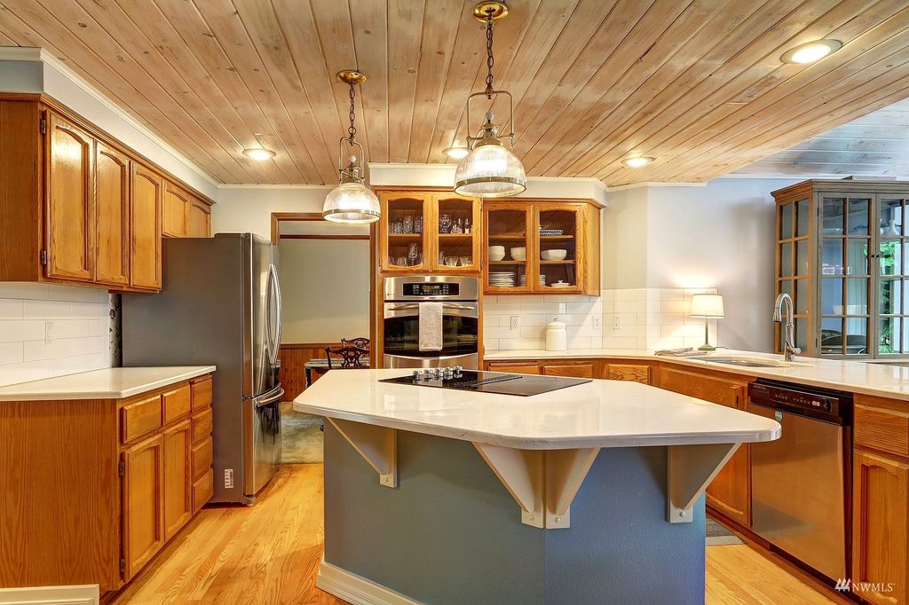 Photo of 17421 NE 139th Place, Redmond, WA 98052 (MLS # 1986143)