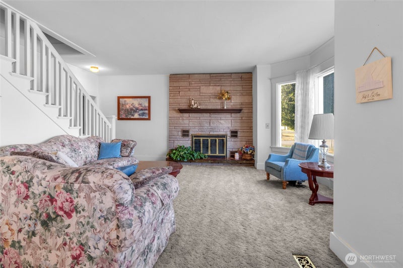 145 W Cooper Avenue