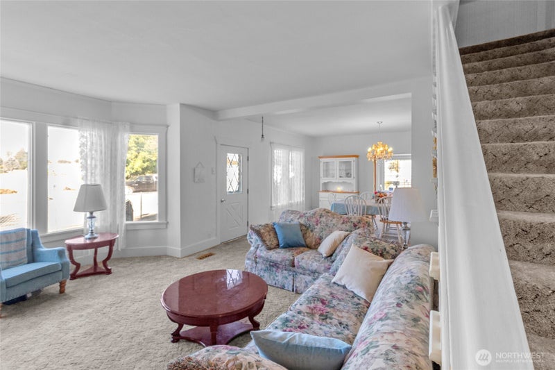 145 W Cooper Avenue