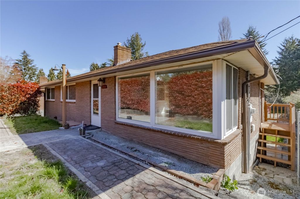 Photo of 11834 8th Avenue S, Seattle, WA 98168 (MLS # 2498978)