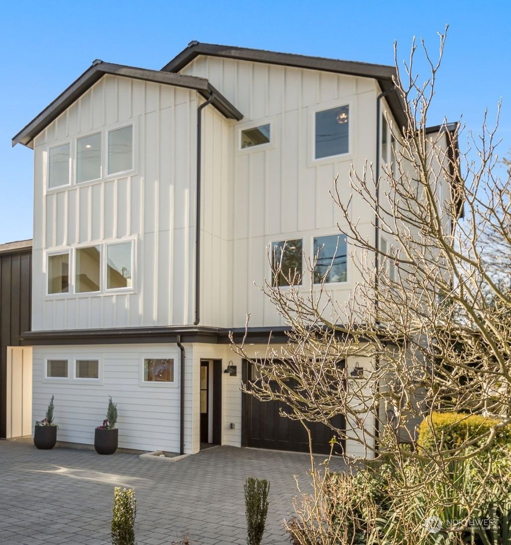 Photo of 8917 8th Avenue NE, Seattle, WA 98115 (MLS # 2189768)