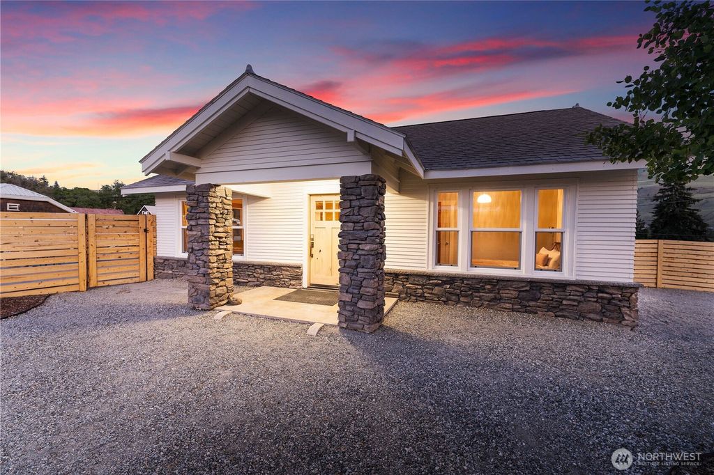 Photo of 704 E Woodin Avenue, Chelan, WA 98816 (MLS # 2456573)