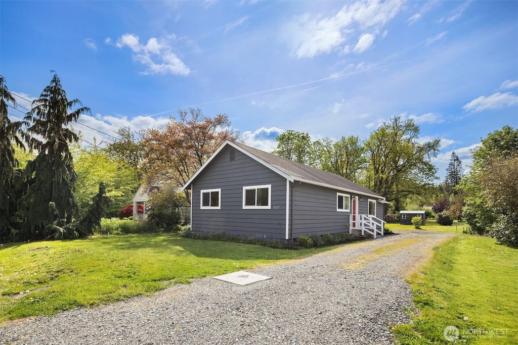 Photo of 8625 384TH Avenue SE, Snoqualmie, WA 98065 (MLS # 2382813)