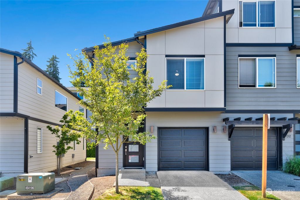 Photo of 3230 148th Street SW #D1, Lynnwood, WA 98087 (MLS # 2263424)