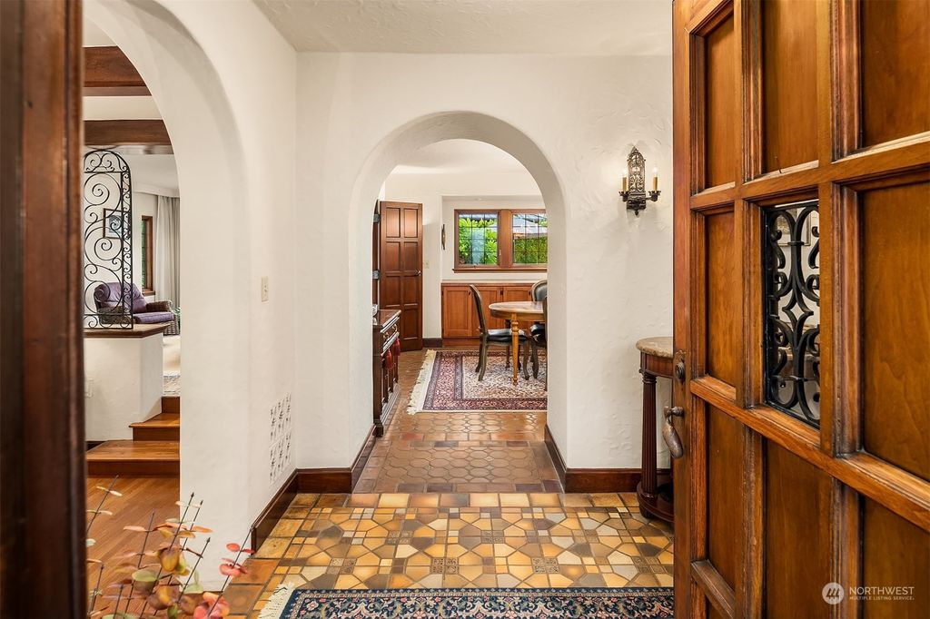 Photo of 1503 Parkside Drive E, Seattle, WA 98112 (MLS # 2077135)