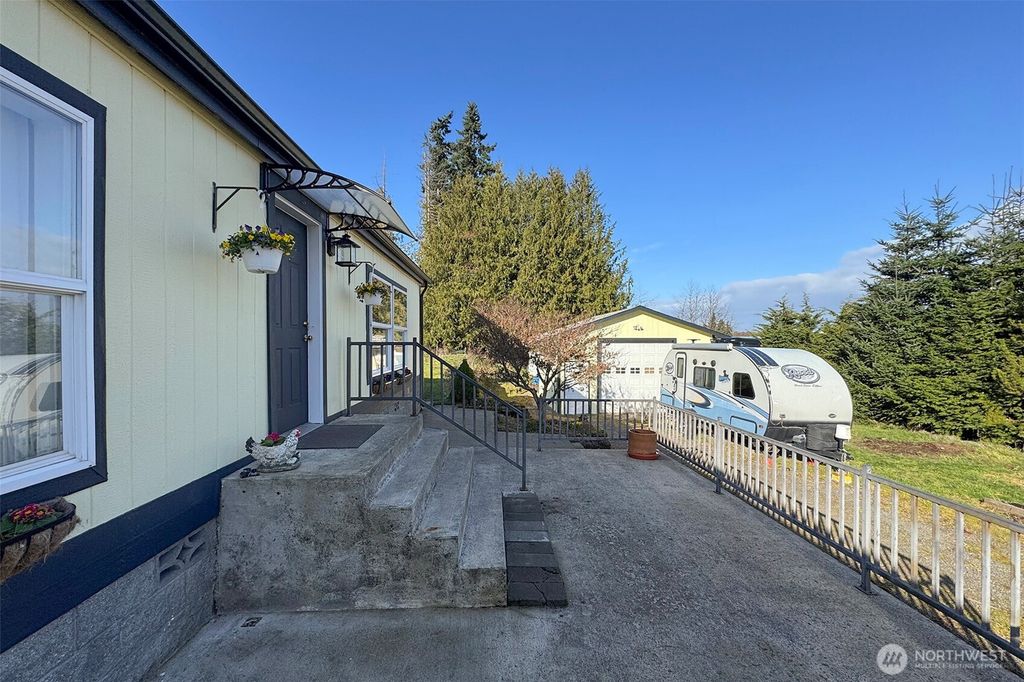 Photo of 202 S Bayview Avenue, Port Angeles, WA 98362 (MLS # 2490416)