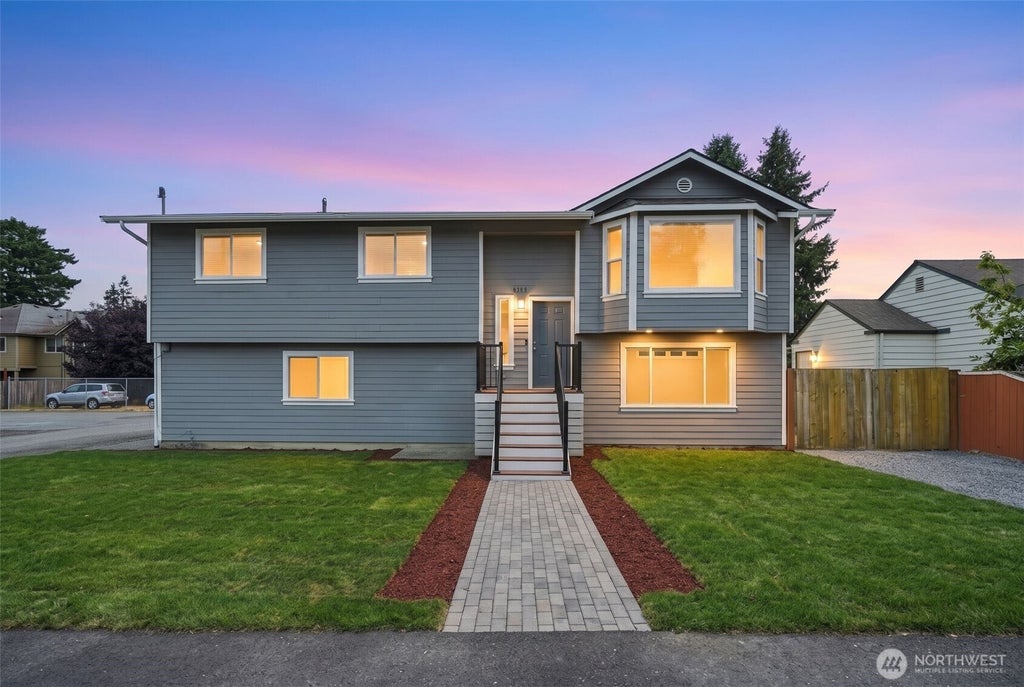Photo of 6809 Washington Avenue, Everett, WA 98203 (MLS # 2563900)