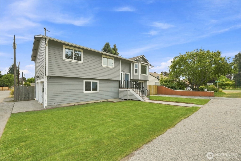 Photo of 6809 Washington Avenue, Everett, WA 98203 (MLS # 2563900)