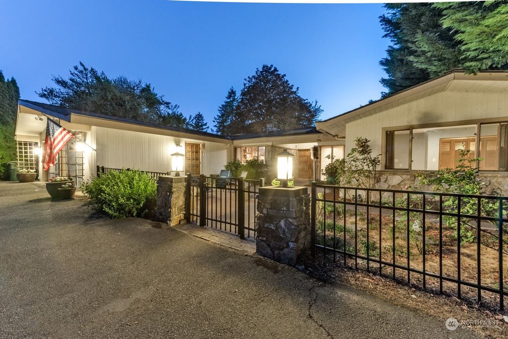 Photo of 16617 104th Avenue NE, Bothell, WA 98011 (MLS # 2101753)