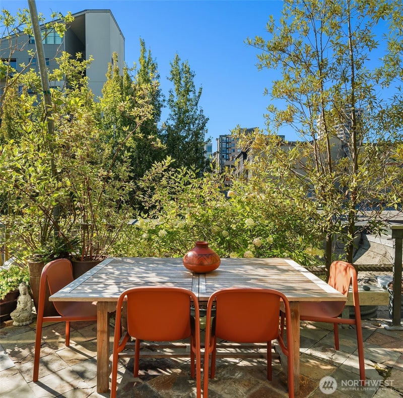 81 Vine Street 404
