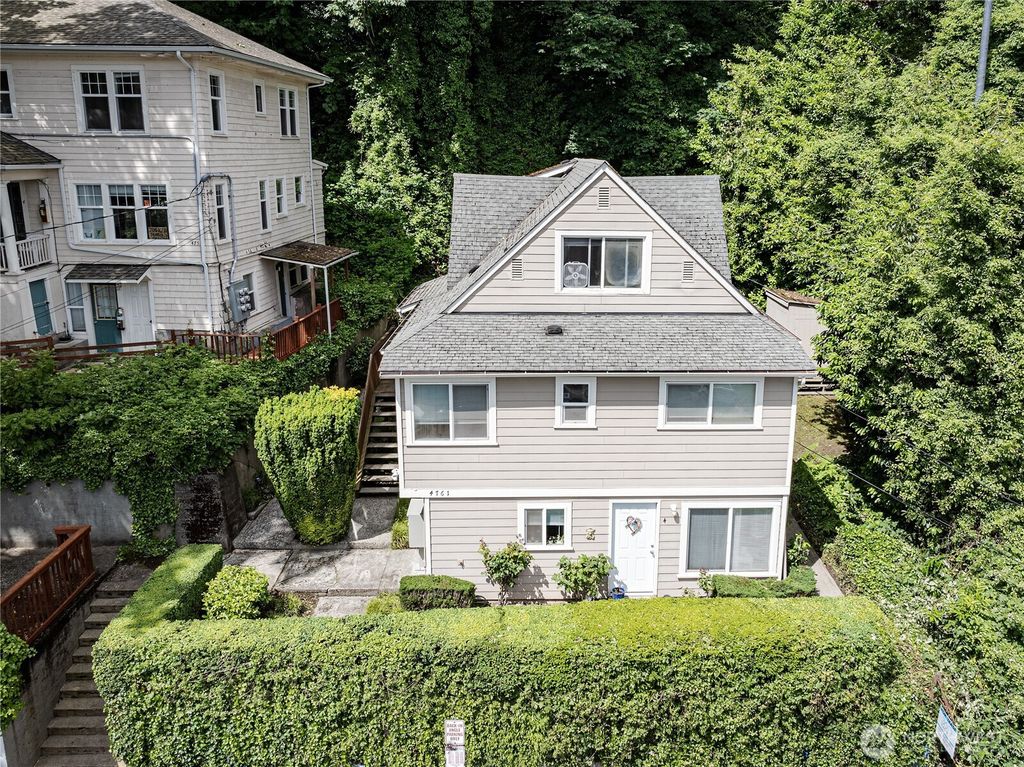 Photo of 4761 22nd Avenue NE, Seattle, WA 98105 (MLS # 2333035)